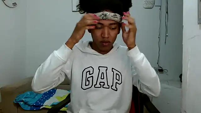 angelamarie1 online show from March 14, 9:04 am