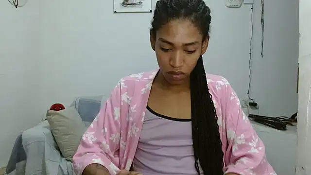 Snapshot of angelamarie1 chatting on June 27, 12:22 pm angelamarie1 online show from June 27, 12:22 pm