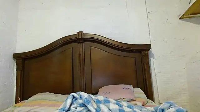 Snapshot of angelamarie1 chatting on June 29, 12:39 am angelamarie1 online show from June 29, 12:39 am
