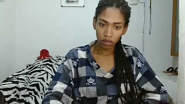 Snapshot of angelamarie1 chatting on June 29, 11:21 am angelamarie1 online show from June 29, 11:21 am