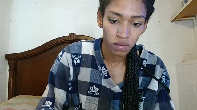 Snapshot of angelamarie1 chatting on July 2, 12:33 pm angelamarie1 online show from July 2, 12:33 pm