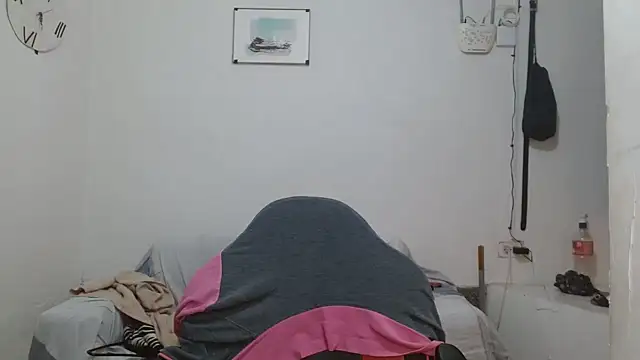 Snapshot of angelamarie1 chatting on July 9, 8:57 pm angelamarie1 online show from July 9, 8:57 pm