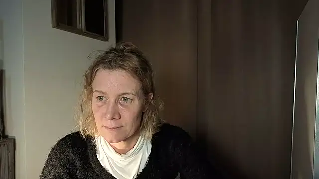 Lola Belgium online show from April 8, 4:29 pm