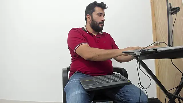 Snapshot of isearchcompany chatting on October 14, 5:14 pm isearchcompany online show from October 14, 5:14 pm