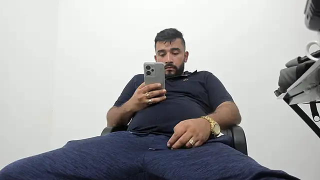 Snapshot of isearchcompany chatting on October 26, 5:41 pm isearchcompany online show from October 26, 5:41 pm