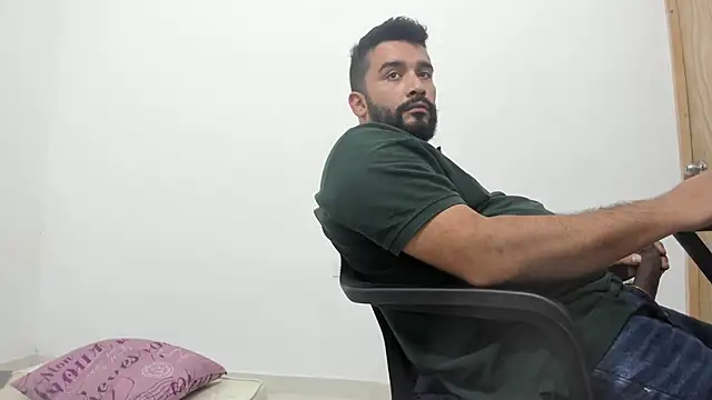 Snapshot of isearchcompany chatting on November 8, 5:01 pm isearchcompany online show from November 8, 5:01 pm