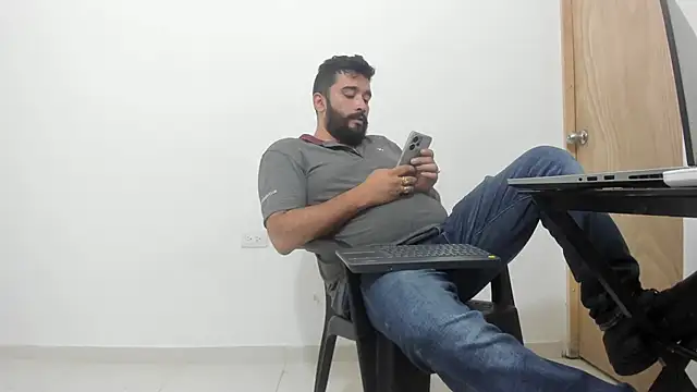 Snapshot of isearchcompany chatting on November 20, 2:34 am isearchcompany online show from November 20, 2:34 am