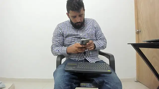 Snapshot of isearchcompany chatting on November 20, 8:08 pm isearchcompany online show from November 20, 8:08 pm