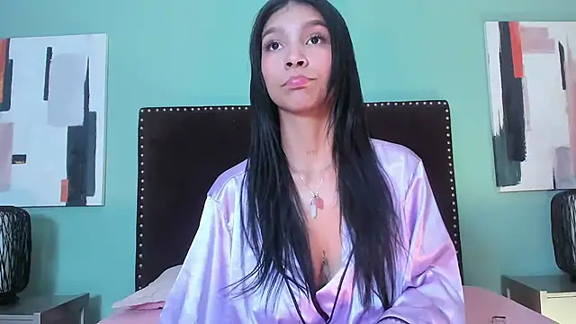 LauraAristizabal online show from December 27, 5:37 pm
