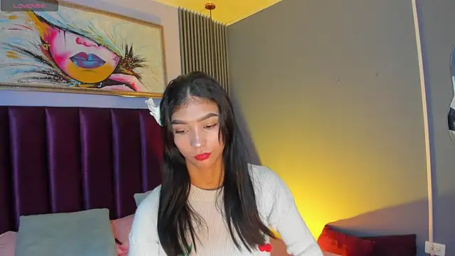 LauraAristizabal online show from June 26, 11:58 am