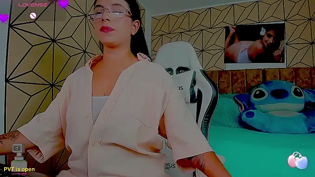 vane lopez  online show from March 23, 7:29 pm