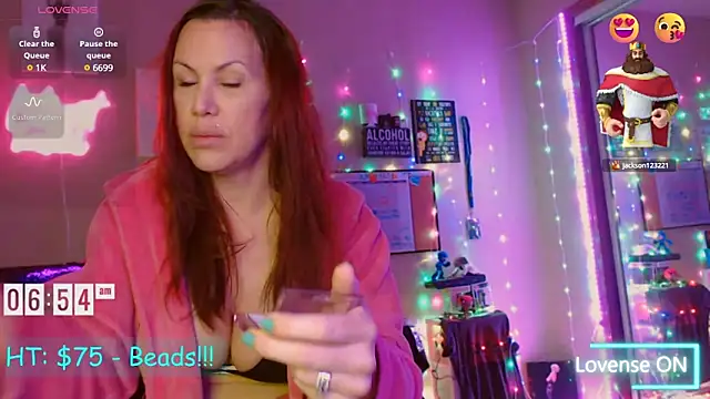 EmmaIsHere online show from December 3, 1:54 pm