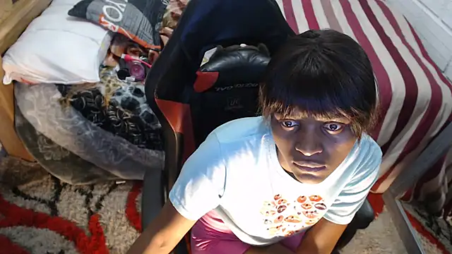 sexyjustin202 online show from December 23, 2:09 am