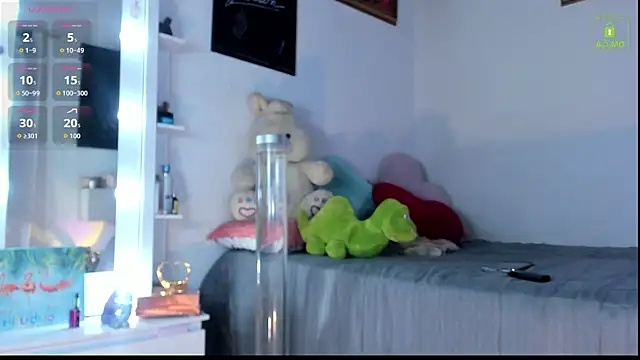 miaa-lee online show from November 25, 3:39 am