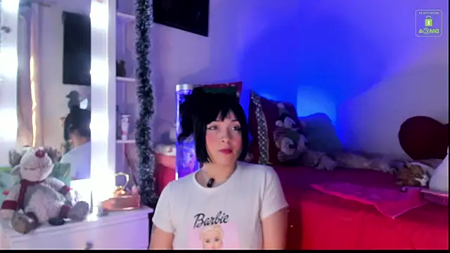 miaa-lee online show from December 14, 5:51 pm