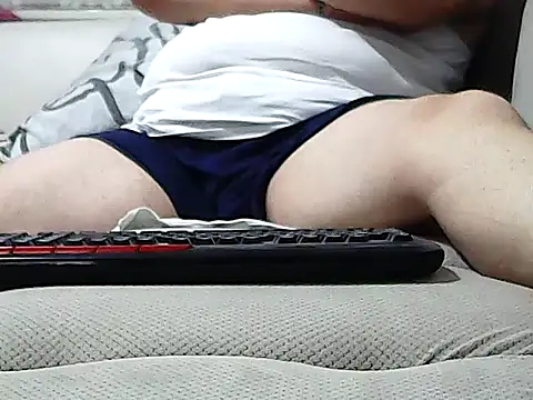 Snapshot of trucker8282 chatting on November 15, 9:00 pm trucker8282 online show from November 15, 9:00 pm