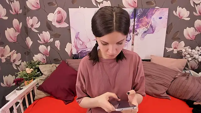 MelaniGrand online show from February 19, 9:39 am