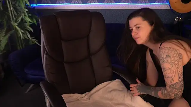 AmellyMilly online show from November 8, 1:44 pm