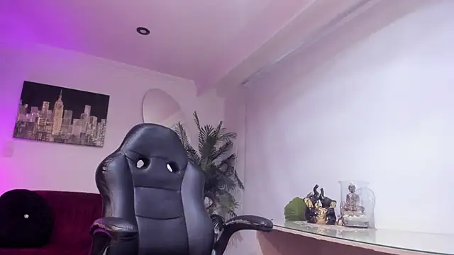 Meghan320 online show from February 28, 11:33 am