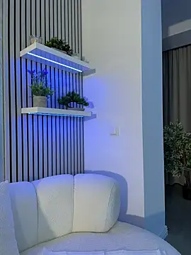 Snapshot of KirstieVegas chatting on February 20, 10:43 pm KirstieVegas online show from February 20, 10:43 pm