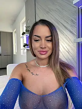 KirstieVegas online show from April 19, 3:11 pm