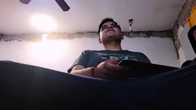 Snapshot of thor000089 chatting on October 20, 6:03 am thor000089 online show from October 20, 6:03 am