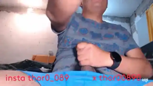 Snapshot of thor000089 chatting on November 4, 5:17 am thor000089 online show from November 4, 5:17 am