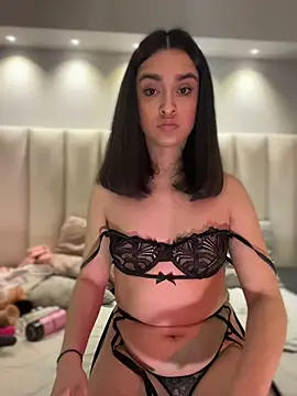 MiahWindsor online show from July 8, 1:59 pm