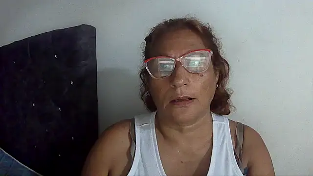 Snapshot of charrysexy1 chatting on January 6, 1:26 pm charrysexy1 online show from January 6, 1:26 pm