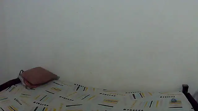 Snapshot of charrysexy1 chatting on January 14, 12:11 pm charrysexy1 online show from January 14, 12:11 pm