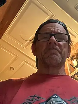 Snapshot of Likewise chatting on February 15, 8:38 pm Likewise online show from February 15, 8:38 pm