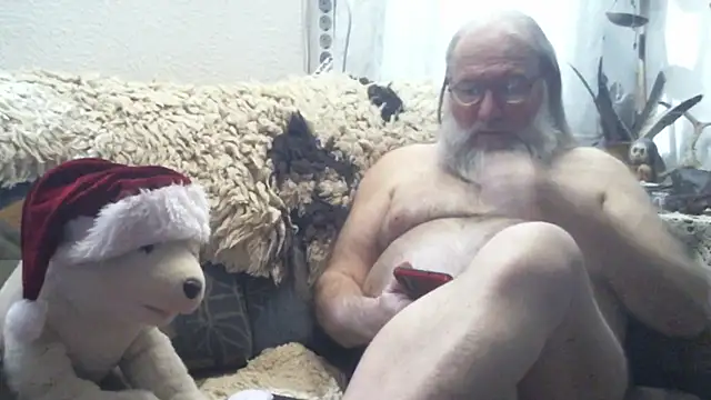 SexySantaC online show from December 21, 8:05 pm
