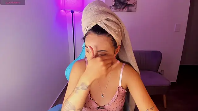 Miss Nicole online show from April 25, 1:52 am