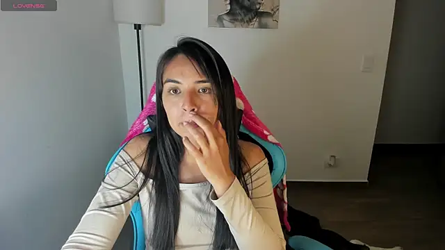 Snapshot of Miss_Nicole chatting on May 27, 1:02 am Miss Nicole online show from May 27, 1:02 am