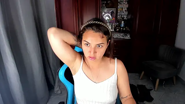 Snapshot of Miss_Nicole chatting on July 22, 7:27 pm Miss Nicole online show from July 22, 7:27 pm