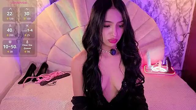  emma miller  online show from April 8, 11:32 am