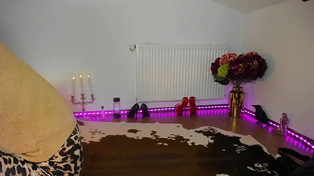 Snapshot of ViciousSiren chatting on November 17, 5:35 am ViciousSiren online show from November 17, 5:35 am