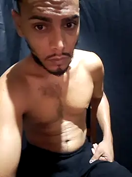 Snapshot of apolodiosgriego chatting on February 19, 12:39 am apolodiosgriego online show from February 19, 12:39 am