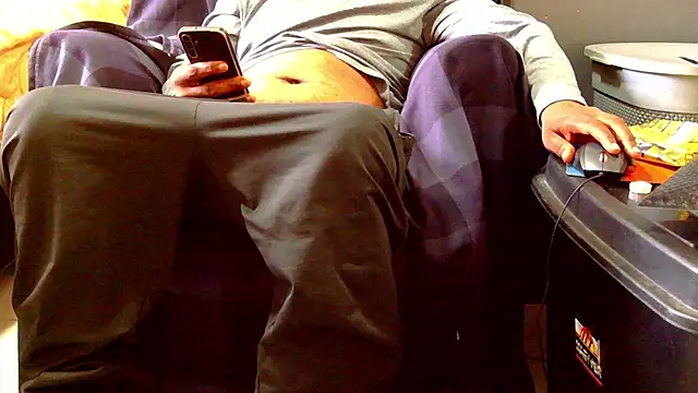 CharlesBlk79  online show from April 18, 9:02 am