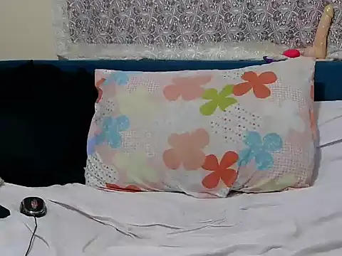 Snapshot of divineass_1 chatting on November 7, 12:43 am divineass 1 online show from November 7, 12:43 am