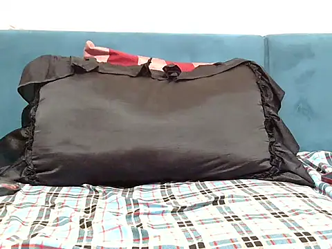 divineass 1 online show from March 25, 8:15 pm