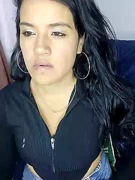 Snapshot of zhayra_rose chatting on January 25, 11:00 pm zhayra rose online show from January 25, 11:00 pm