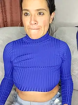 Snapshot of zhayra_rose chatting on February 13, 3:50 am zhayra rose online show from February 13, 3:50 am