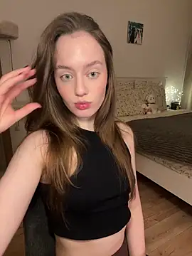 Snapshot of malyshhka chatting on May 9, 10:37 pm malyshhka online show from May 9, 10:37 pm