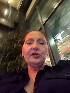 dominatrixredsonyja online show from December 19, 3:52 pm