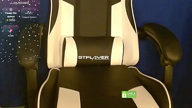 CrossyAayesha online show from April 29, 1:59 pm