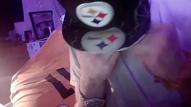 xxxTony999 online show from April 7, 8:15 am