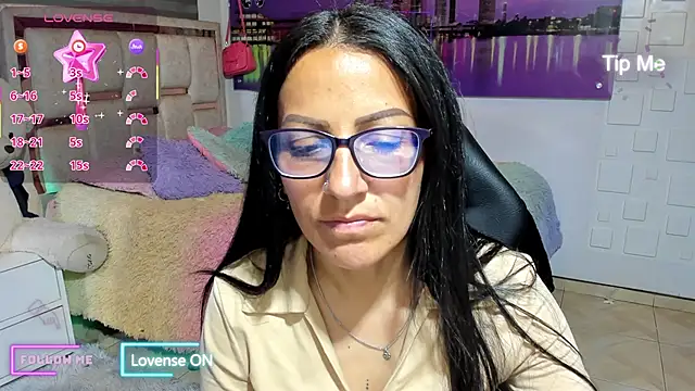 alma blue online show from March 5, 10:50 pm