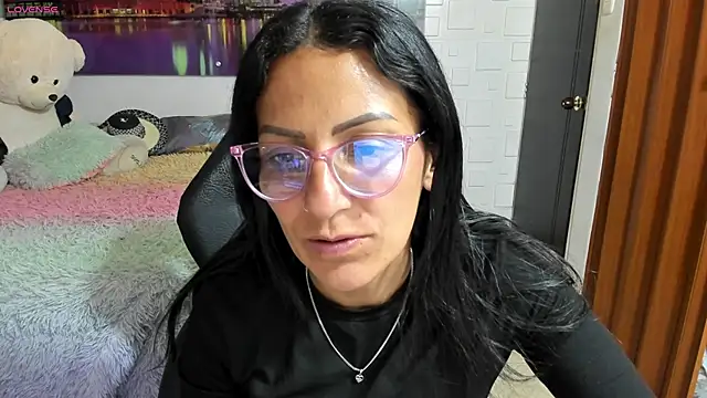 alma blue online show from March 28, 11:48 pm