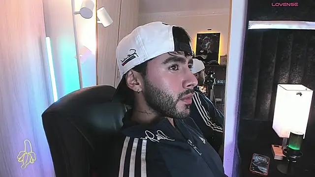 Snapshot of ItsMeEros chatting on June 4, 11:00 pm ItsMeEros online show from June 4, 11:00 pm